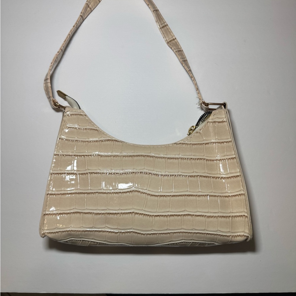 Stylish Cream Crocodile-Patterned Shoulder Bag